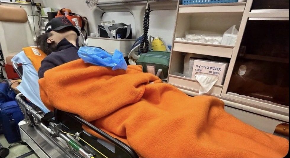 優里、生ガキにあたって救急搬送　救急車内の写真投稿に批判が続出→削除 - YouTubeニュース | ユーチュラ